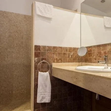 Sleeps 7 With Pool Air Con And Wifi Villa
