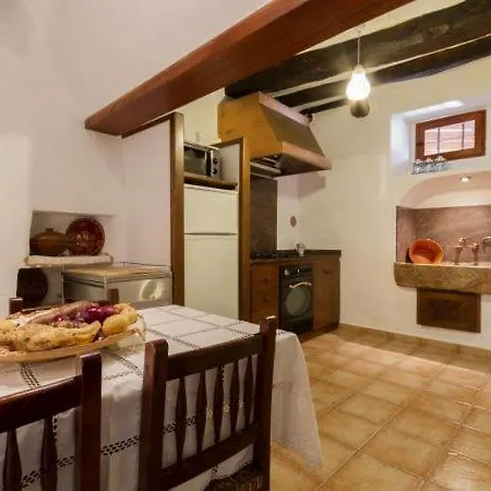 Sleeps 7 With Pool Air Con And Wifi Villa